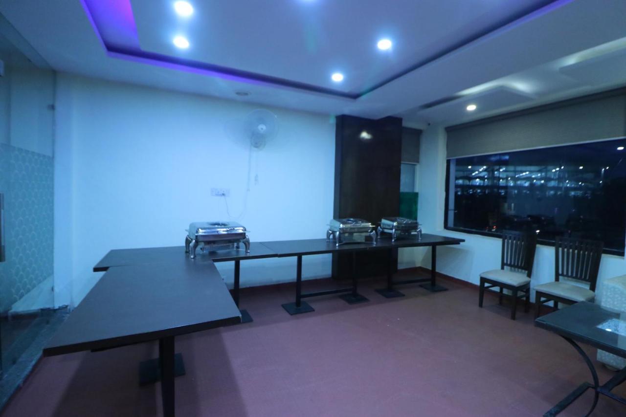 Hotel Eurasia Mohali International Airport Zirakpur Zewnętrze zdjęcie