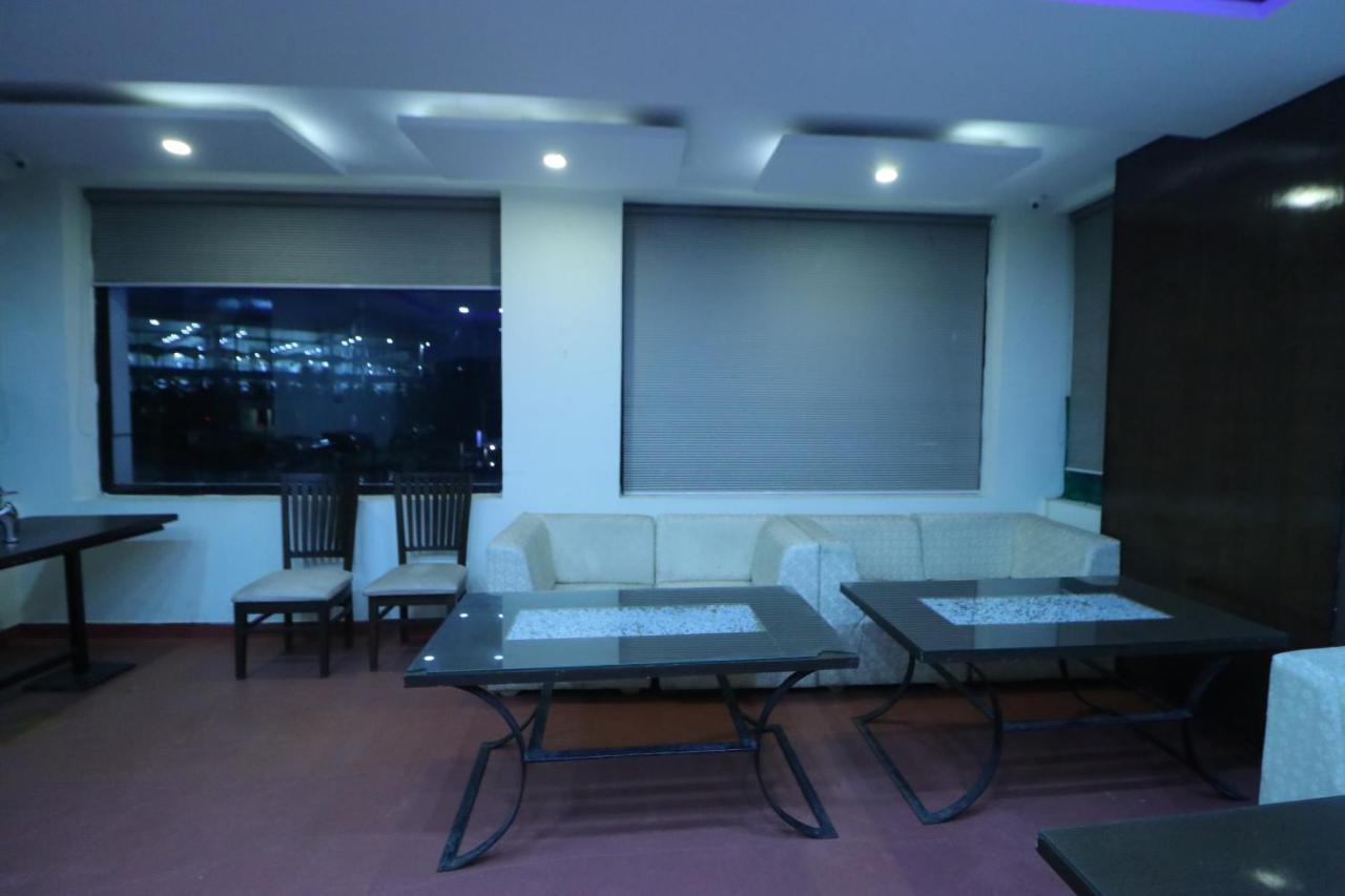 Hotel Eurasia Mohali International Airport Zirakpur Zewnętrze zdjęcie