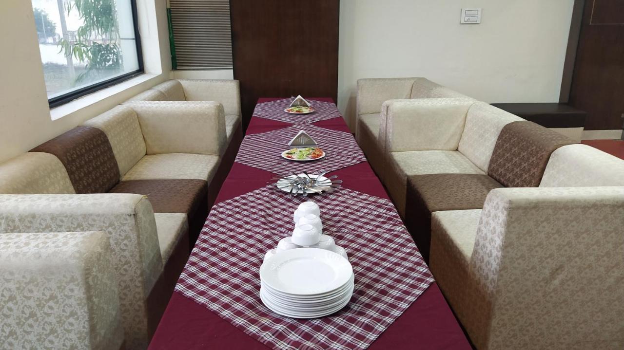 Hotel Eurasia Mohali International Airport Zirakpur Zewnętrze zdjęcie