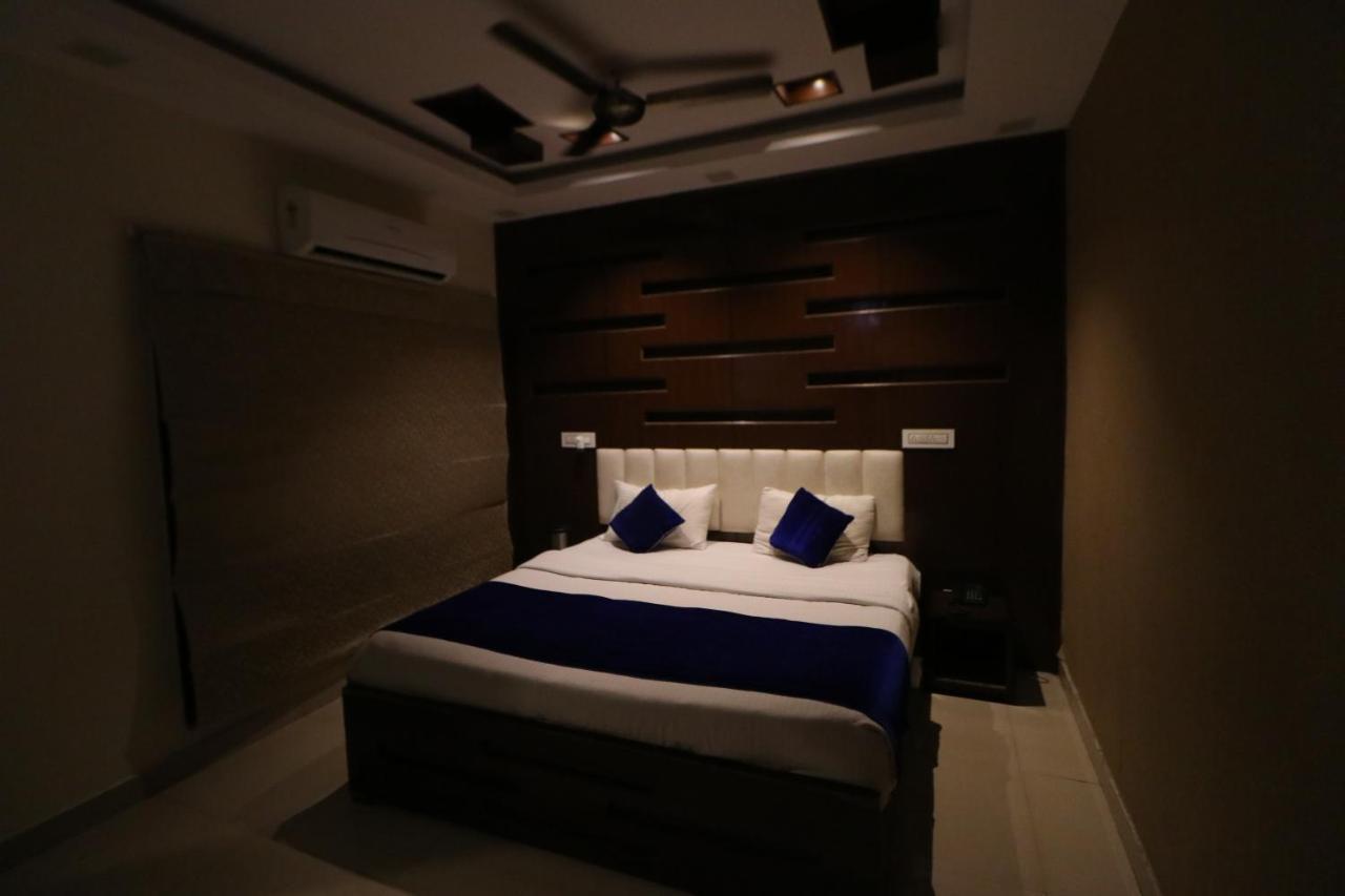 Hotel Eurasia Mohali International Airport Zirakpur Zewnętrze zdjęcie